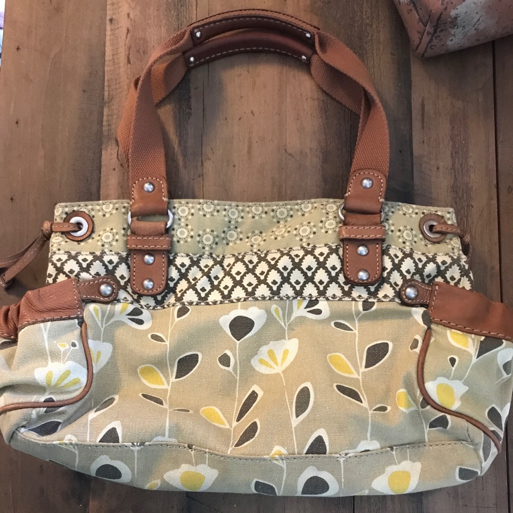 Fossil purse.